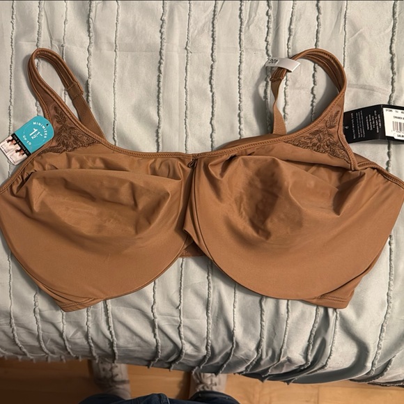 Bali Other - Bali Minimizer Bra with Lace Accents
Cinnamon color
